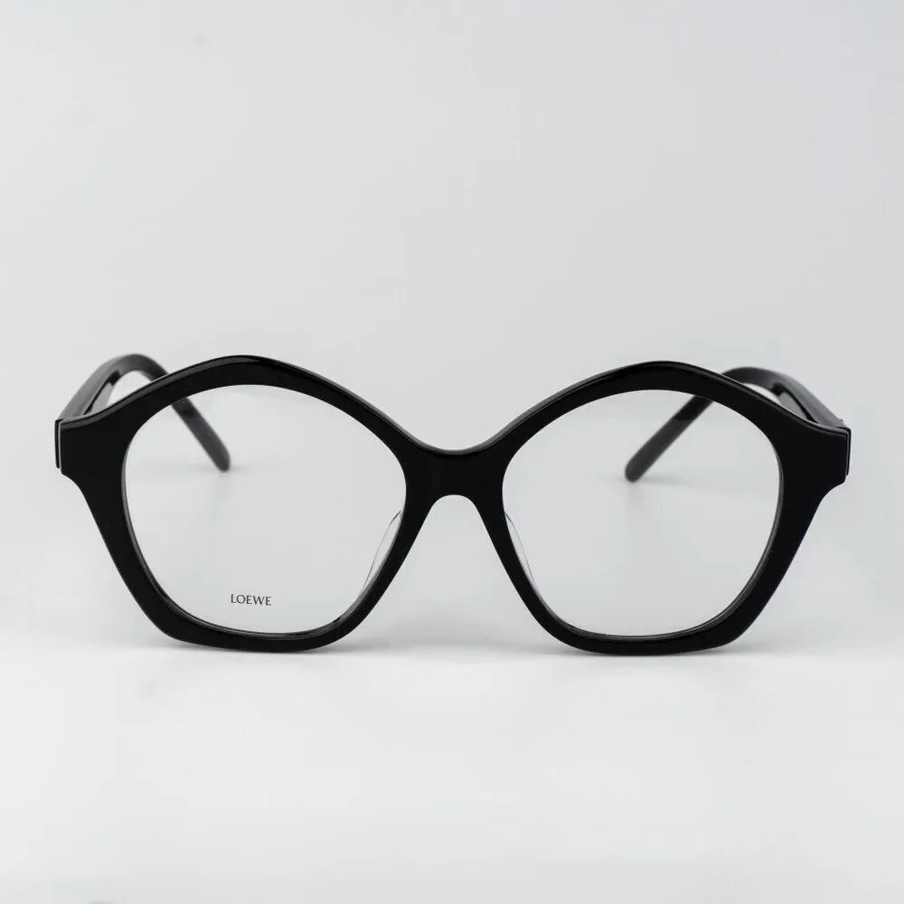 Loewe curvy women